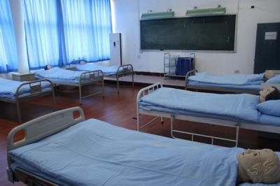 重庆知行卫生学校实训室