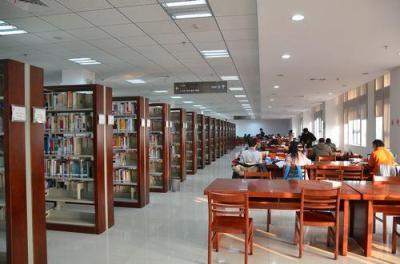 宁波东坤职业高级中学图书馆
