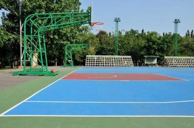 奉化区工贸旅游学校篮球场