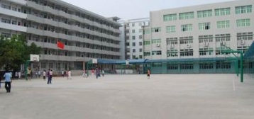 江苏沛县中等专业学校教学楼