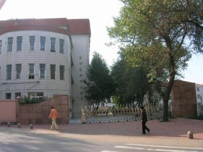 云南商务职业学院中专部-教学楼