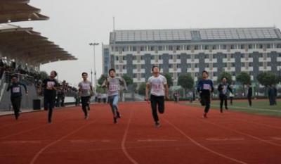 江苏省常州体育运动学校跑步