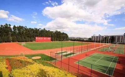 龙湾区职业技术学校教育集团篮球场