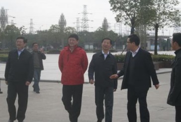 江苏兴化中等专业学校领导巡查