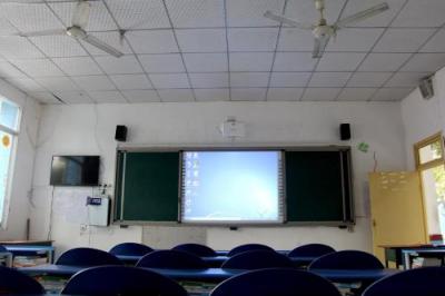 成都棠湖科学技术学校教室