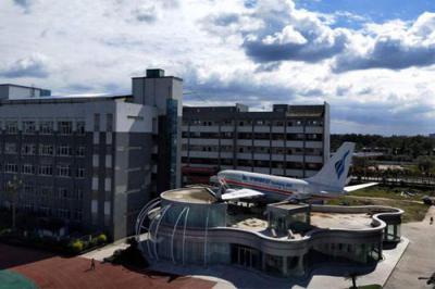 成都机电工程学校校园