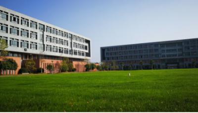 重庆知行卫生学校校园一角