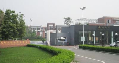 成都外国语专业学校校园