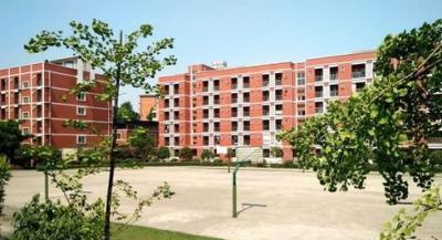 清镇第一中学教学楼