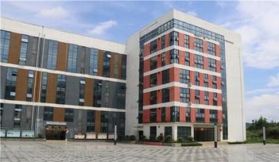 兴农中学综合楼