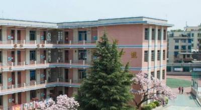 安顺市第三高级中学教学楼