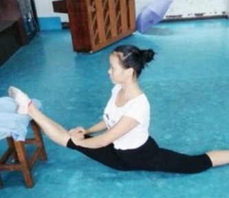 江苏模特艺术学校形体训练