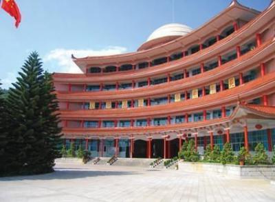 兴义市第八中学教学楼