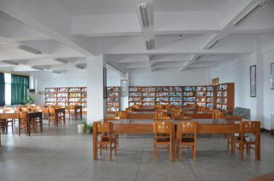 风冈县第一中学阅览室