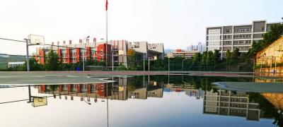 重庆万州技师学院升旗台