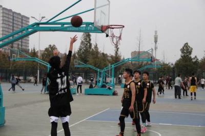 乐山市西成职业学校篮球场