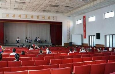 正安县第一中学大礼堂