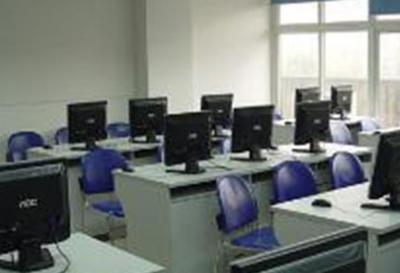 江苏惠山中等专业学校计算机教室