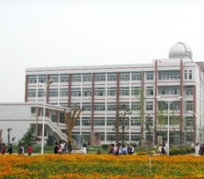 江苏启东中学教学楼