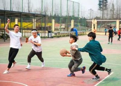 四川省高县职业技术学校篮球场