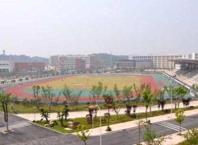 无锡卫校操场