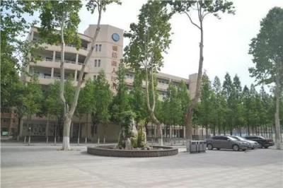 贵阳市第八中学校园