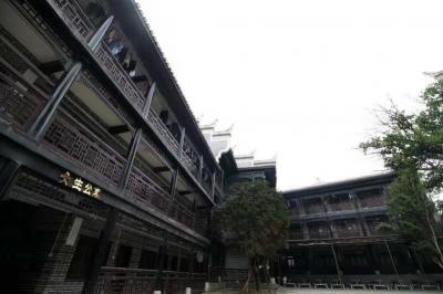 贵州航空工业技师学院白云校区教学楼