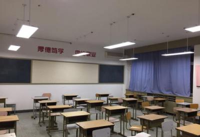 福泉中学教室