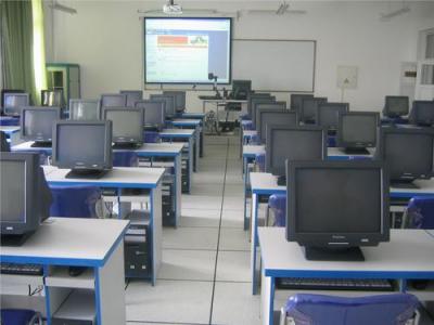 贵州省镇远中学机房