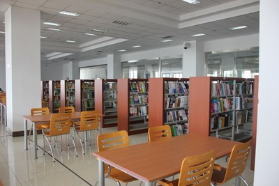 望谟二中阅览室