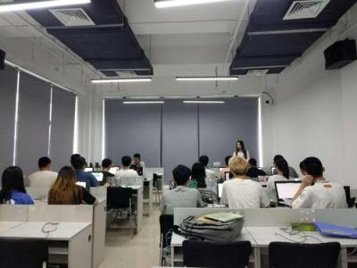 崇州市电子职业技术学校教室