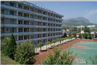 纳雍县第三中学教学楼