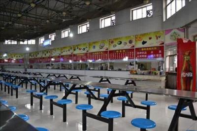 安岳县远大科技职业学校食堂