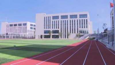 昭通学院附属中学----足球场教学楼