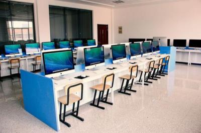 织金县第四中学机房