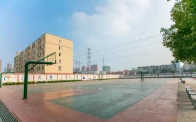 安顺经济技术开发区高级中学篮球场