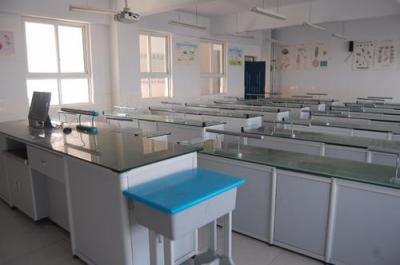 普定县第一中学实验教室