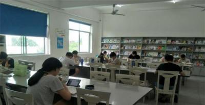 眉山电子职业技术学校自习室