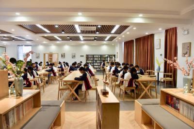 威远县职业技术学校阅览室