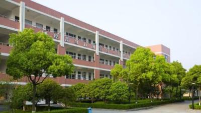 嘉陵职业学校办公楼