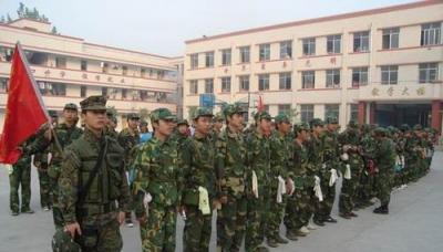 三台县文武职业技术学校军训