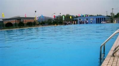 长江职业学院游泳池