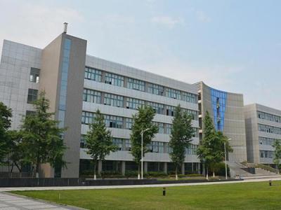四川现代科技职业学校行政楼
