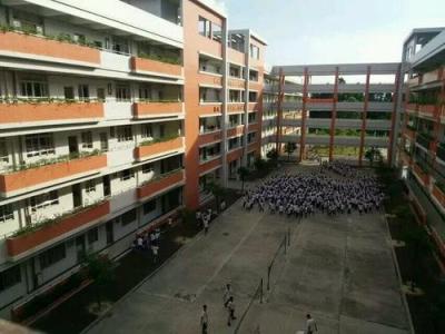 成都市青白江区人和中学教学楼