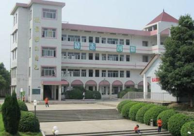 成都市洛带中学教学楼