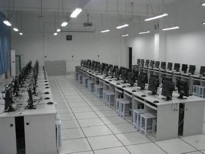 黔西南民族职业技术学院五年制大专机房