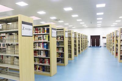 重庆彭水第一中学图书室