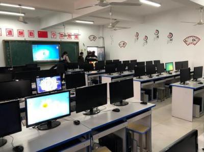 重庆南川第一中学机房