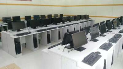 重庆景圣中学机房