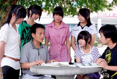 四川托普计算机职业学校就业办和计算机系老师走访星科金朋（上海）公司顶岗实习学生